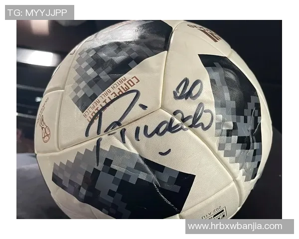 足球明星签名造假事件揭露体育界黑幕引发广泛关注与讨论